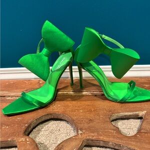 Green Bow High Heels